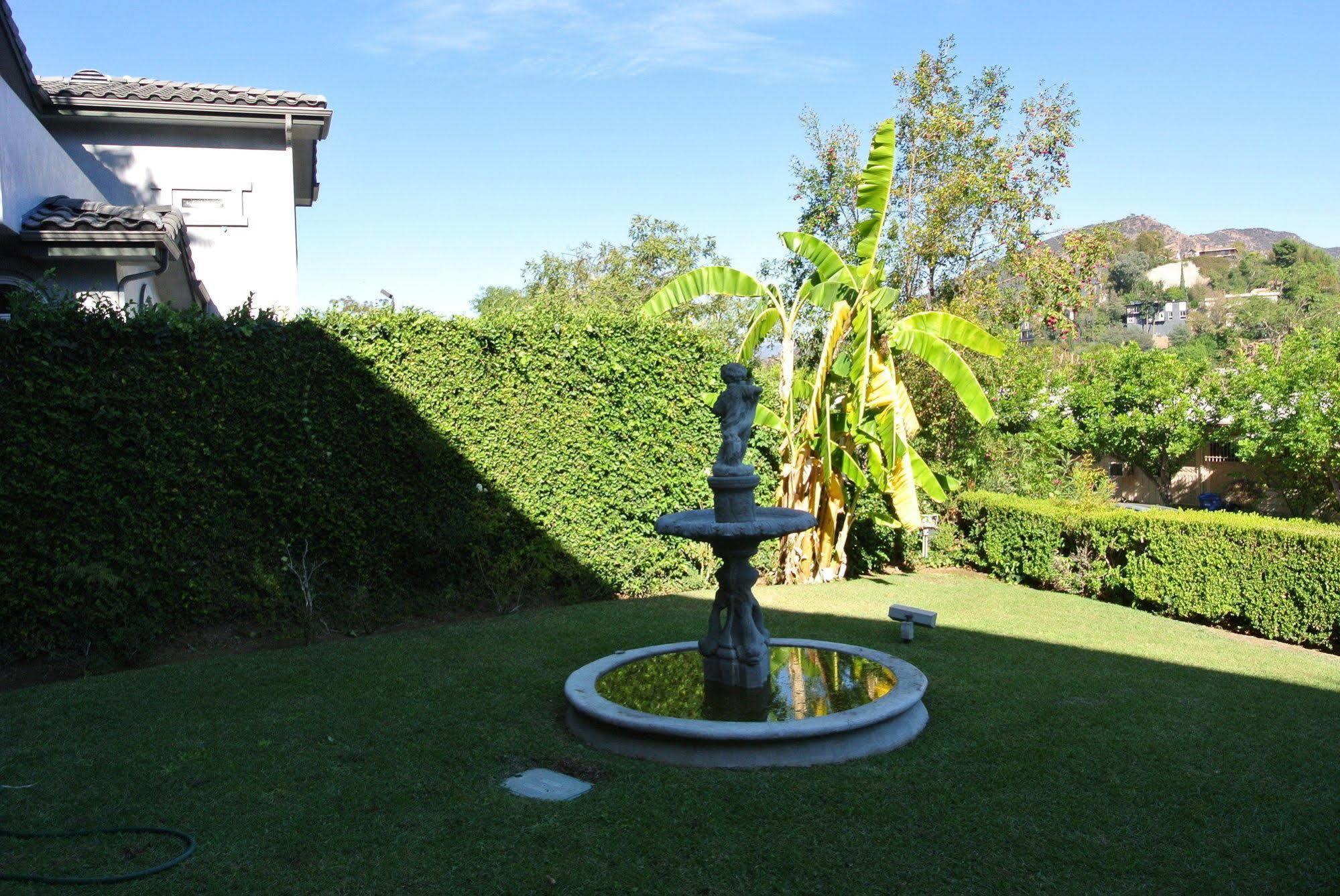 Bed And Breakfast In Hollywood Hills Los Angeles Eksteriør billede