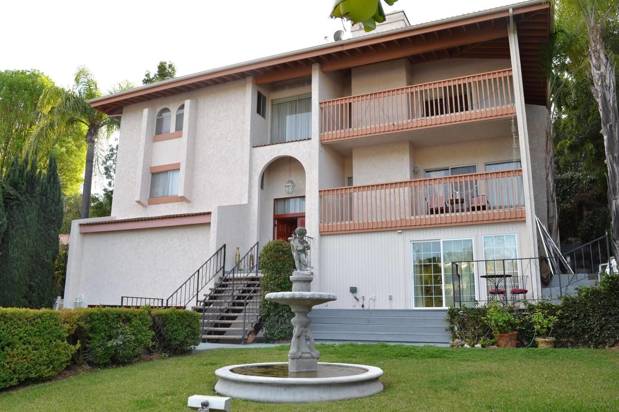 Bed And Breakfast In Hollywood Hills Los Angeles Eksteriør billede